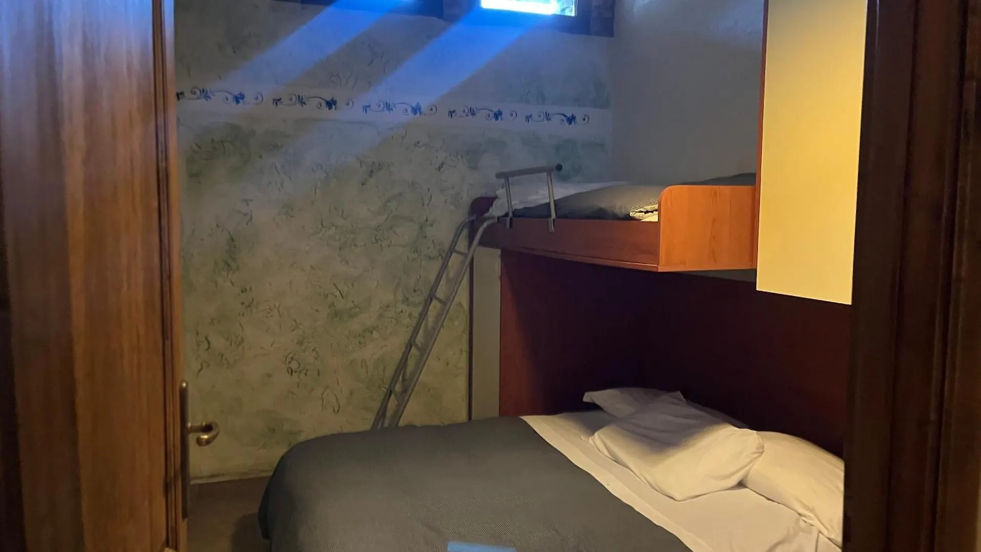 Agriturismo La Ca' Rivergaro Di Albasi Renzo Bicchignano 0*,  Italy