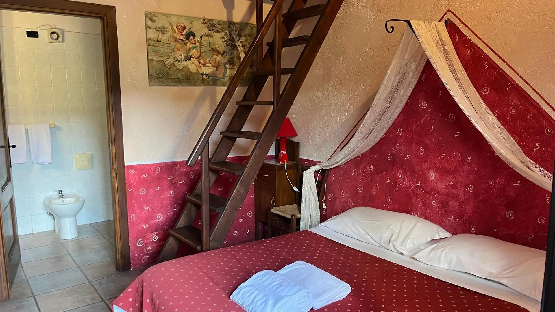 Agriturismo La Ca' Rivergaro Di Albasi Renzo Bicchignano 0*,  Italy