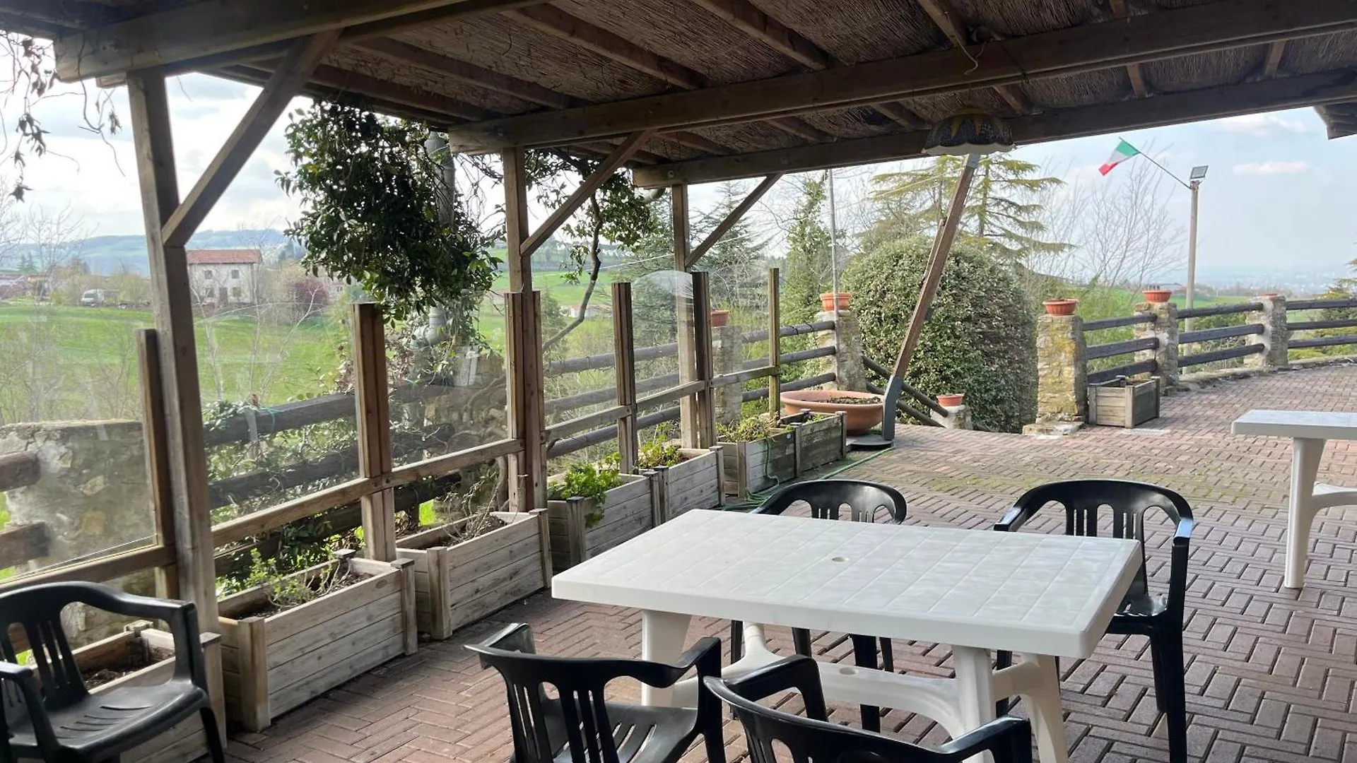 Agriturismo La Ca' Rivergaro Di Albasi Renzo Bicchignano 0*,